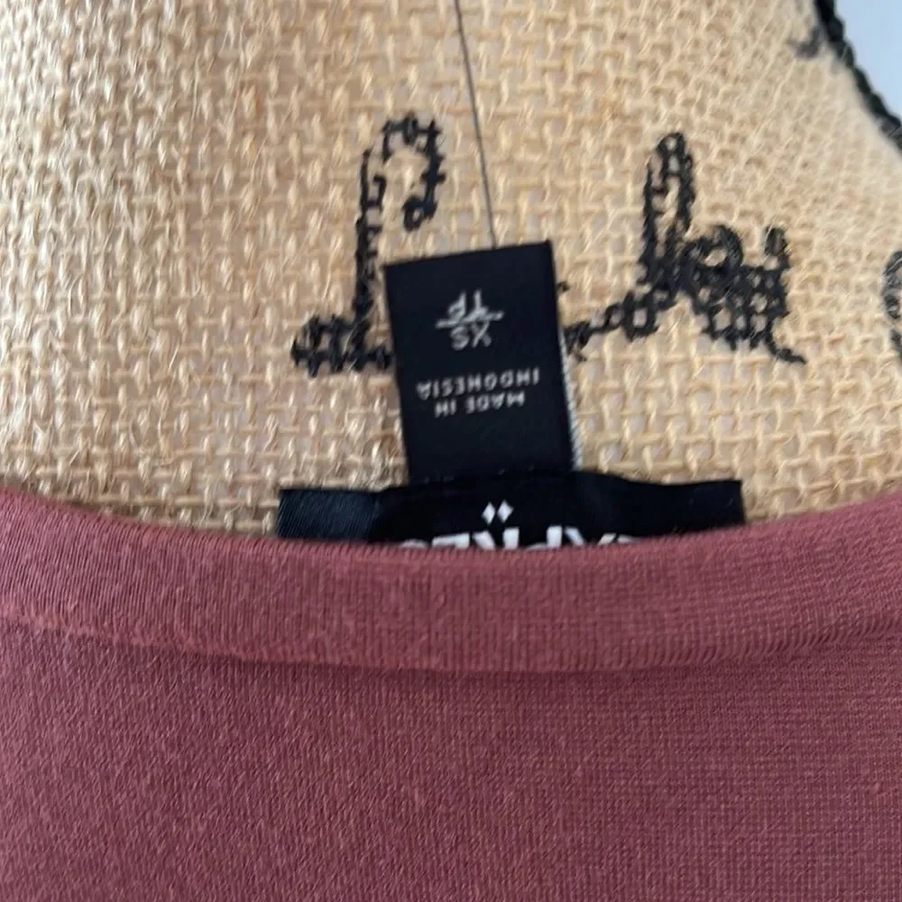 NWT Express Top - Picture 5 of 6